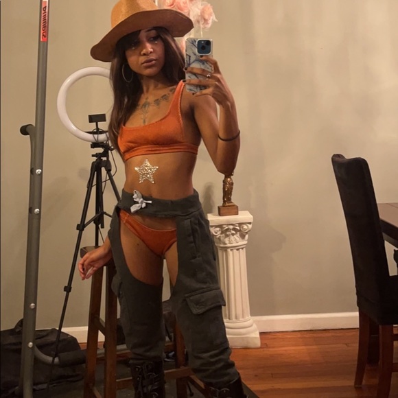 Meet your Posher, Asia - Picture 1 of 1